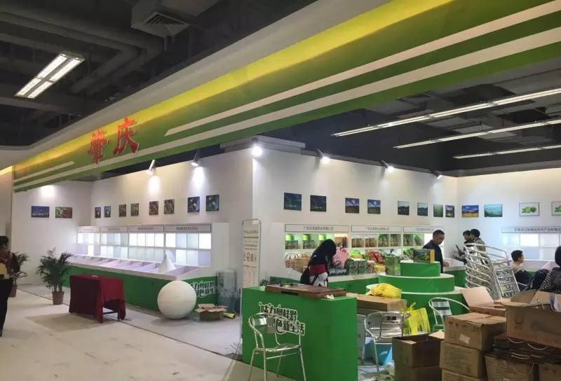 大黄蜂展览设计