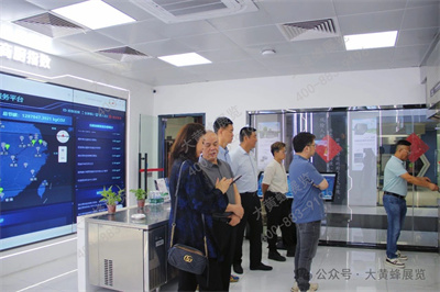大黄蜂展览创始人走访广州双枪