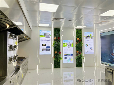 大黄蜂展览创始人走访广州双枪