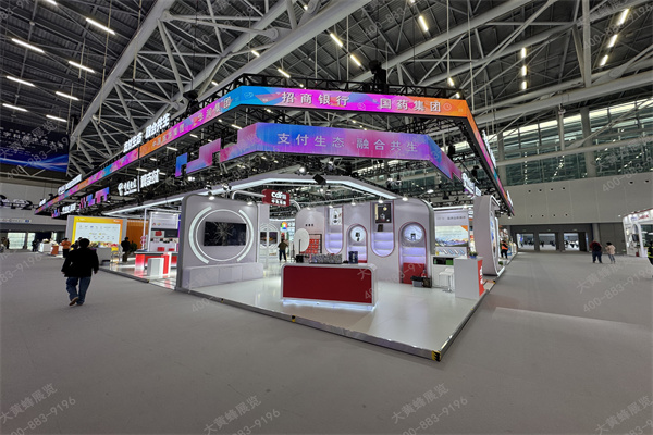 科技感展台设计，点亮展会新篇